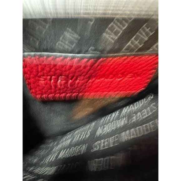 Steve Madden Red Crossbody Bag With Chain Strap & Lock Closure - Picture 9 of 10